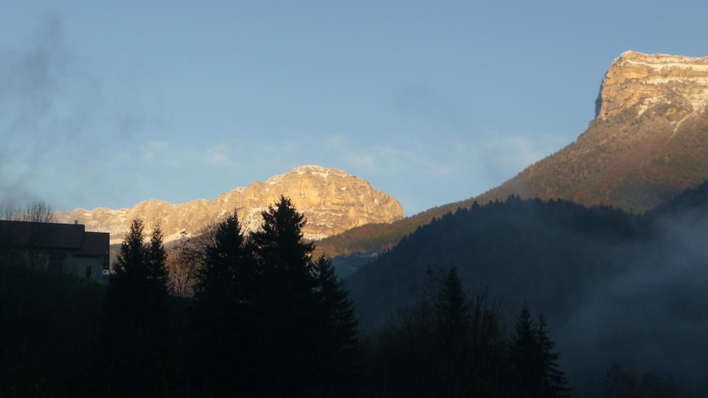 La Chouette à l'heure du Pinson Saint-Pierre-d'Entremont (Savoie) Exterior foto