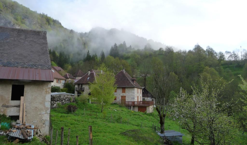 La Chouette à l'heure du Pinson Saint-Pierre-d'Entremont (Savoie) Exterior foto